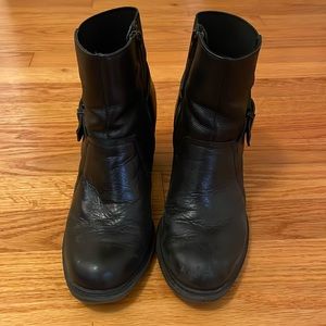 Crown Vintage black boots size 7 1/2